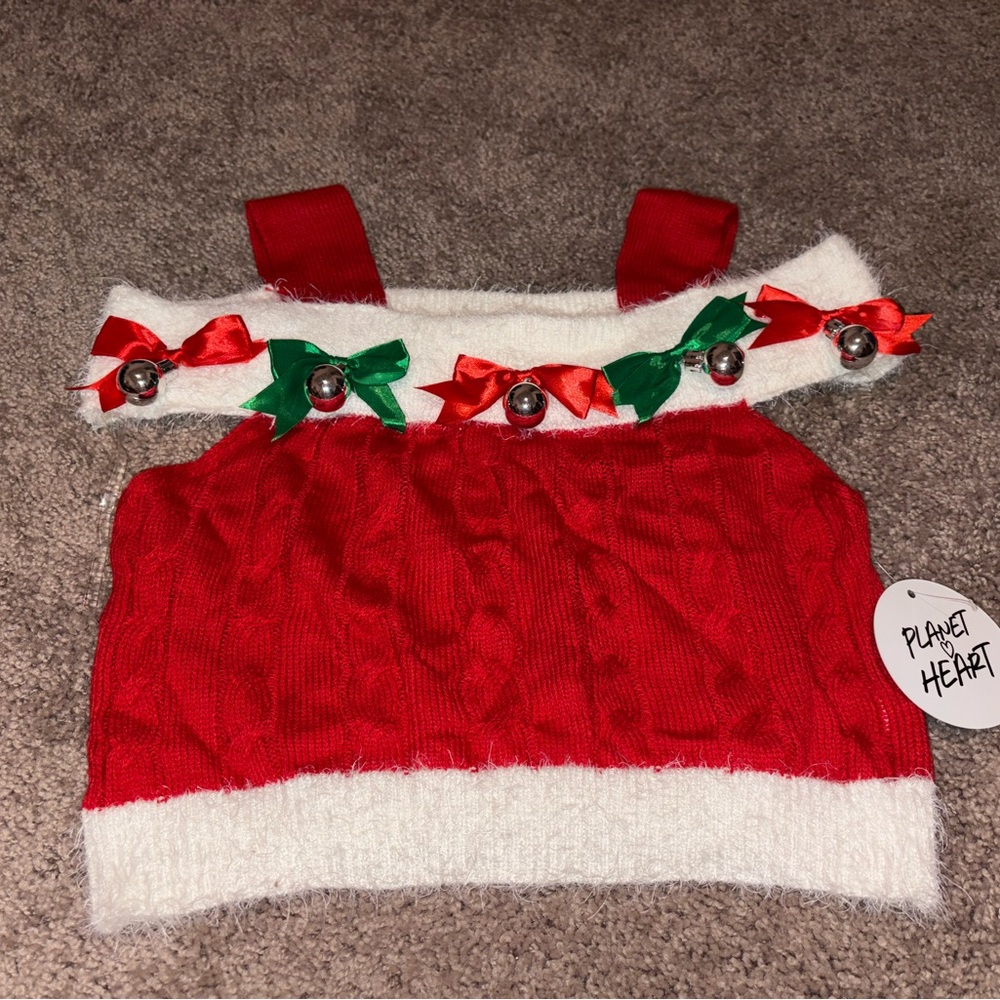 Clearance! ✅ Planet Heart Christmas Crop Top TOP ONLY Brand New